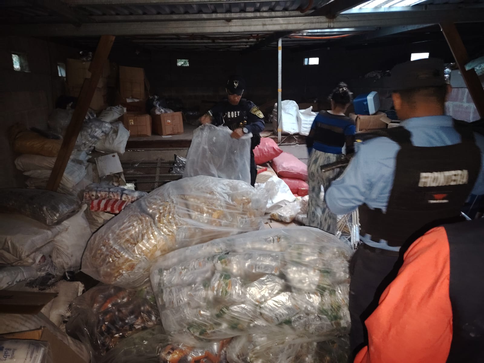 Policía de Fronteras asegura producto ingresado de forma irregular durante inspección en Ocotepeque